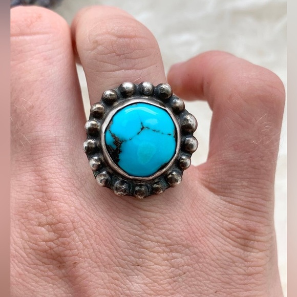 Size 7 - Vintage Native American Navajo Sterling Silver & Turquoise Ring - Picture 1 of 3